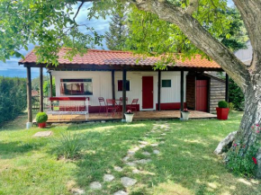 Mobilhome sous chalet en bois au calme à la ferme